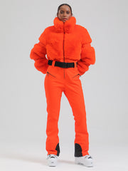 Damen-Skioverall „Mountain Chic“ aus hochflorigem Fleece, isoliert, modischer Winteroverall