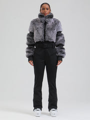 Damen-Skioverall „Mountain Chic“ aus hochflorigem Fleece, isoliert, modischer Winteroverall