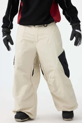 Pantalones de nieve holgados con bolsillos cargo y bloques de color color café para hombre 